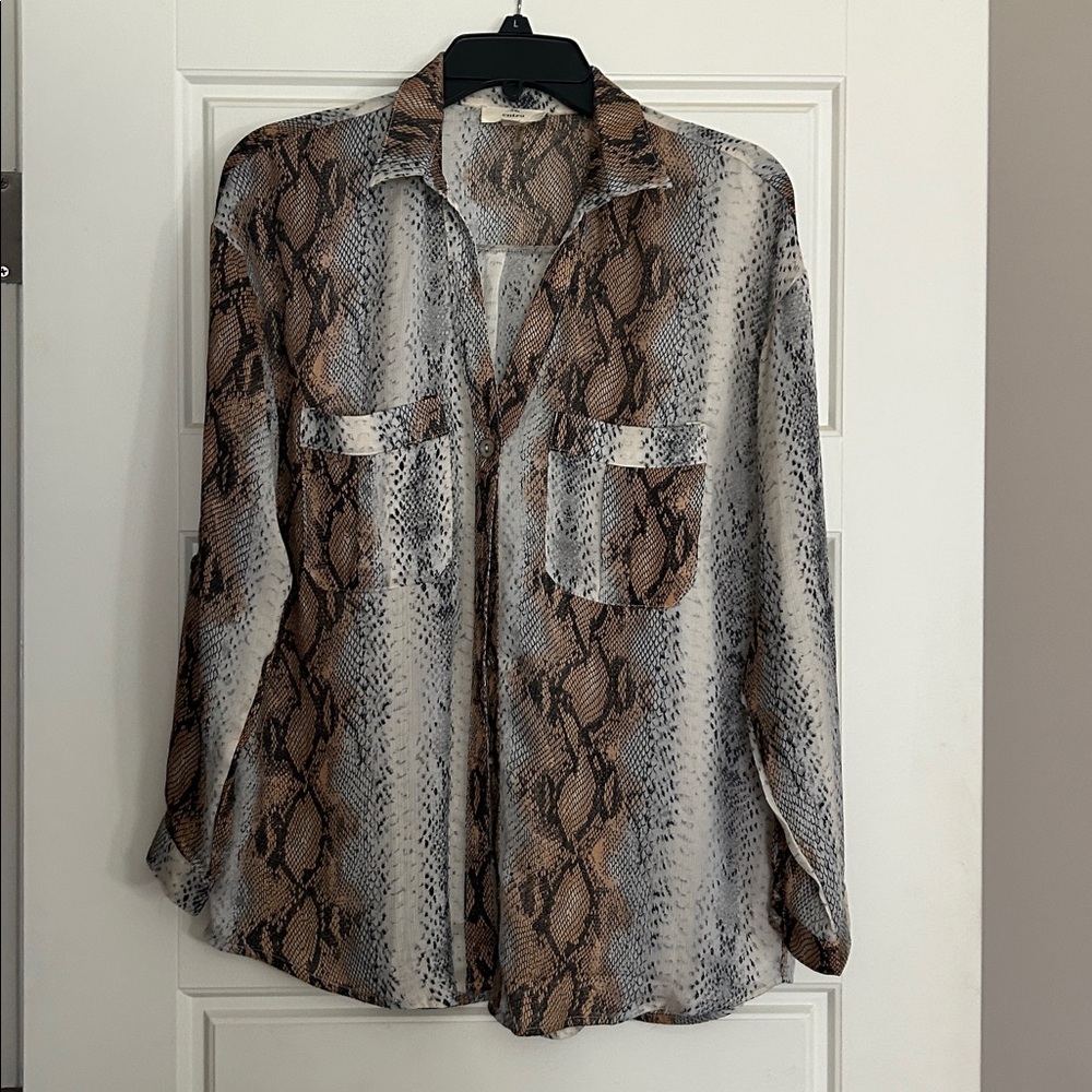 Entro Black and Cream Patterned Blouse
